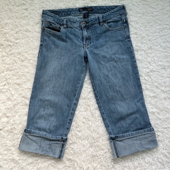 Roxy Cuffed Capri Jeans Mid Rise Blue Light Wash Size 7 Excellent Used Condition - Picture 1 of 5